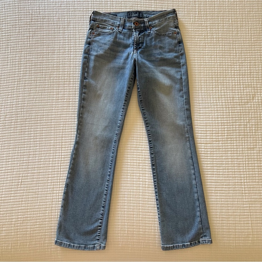 Lucky Brand 🍀 Easy Rider Jean in denim. Size 2/26 A